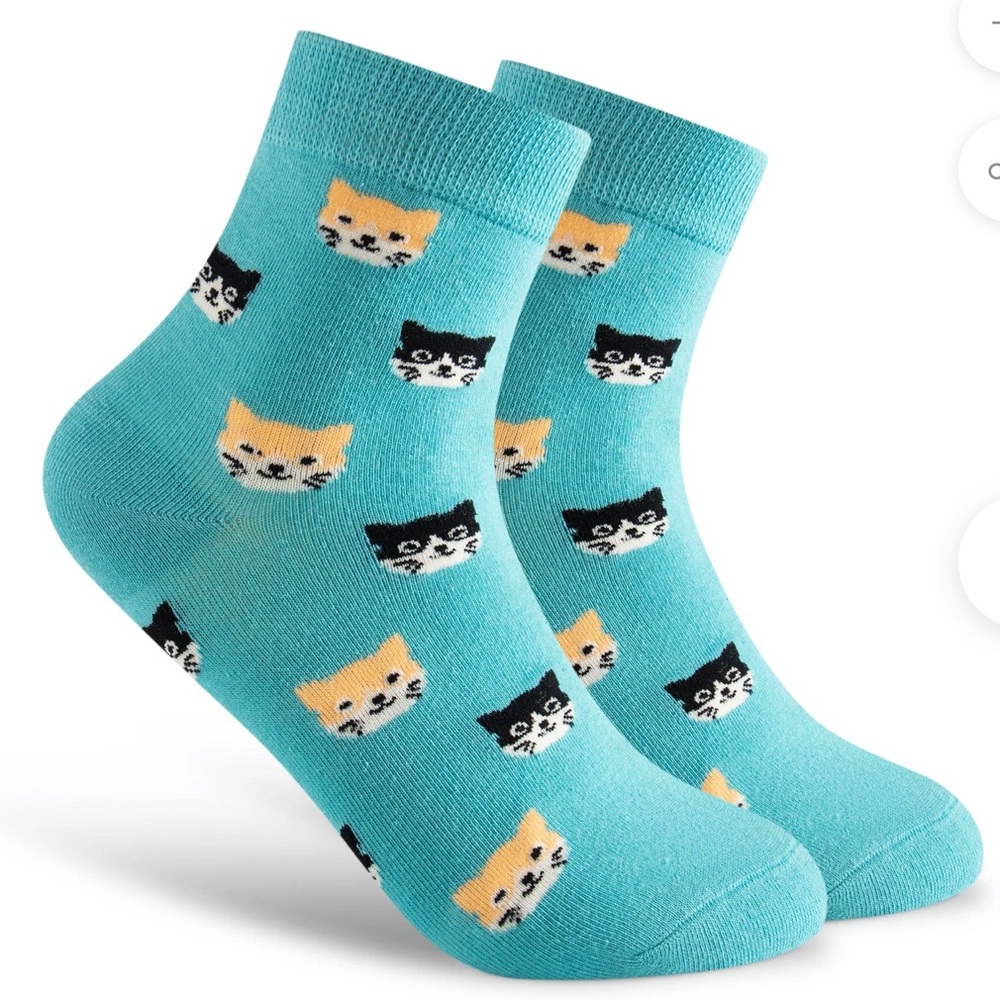NWT Curious Beaver Cat Socks